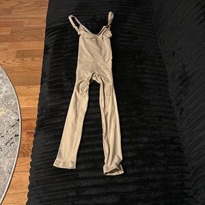 Skims • Full Body Shapewear Bodysuit • New • Never Worn •  XS • Nude